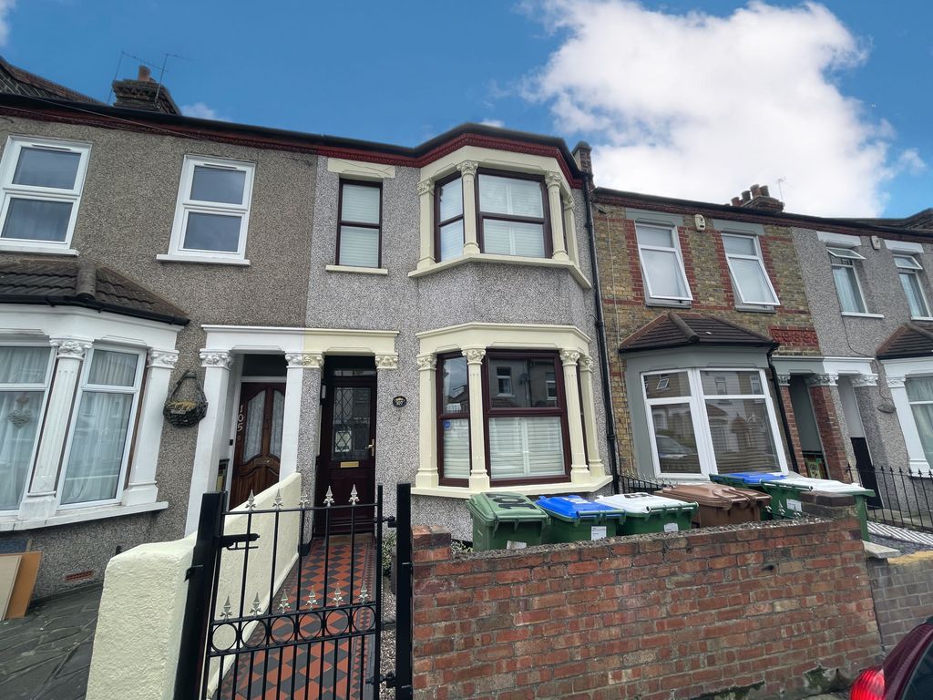 2 bed terraced house for sale in Horsa Road, Erith DA8 Zoopla