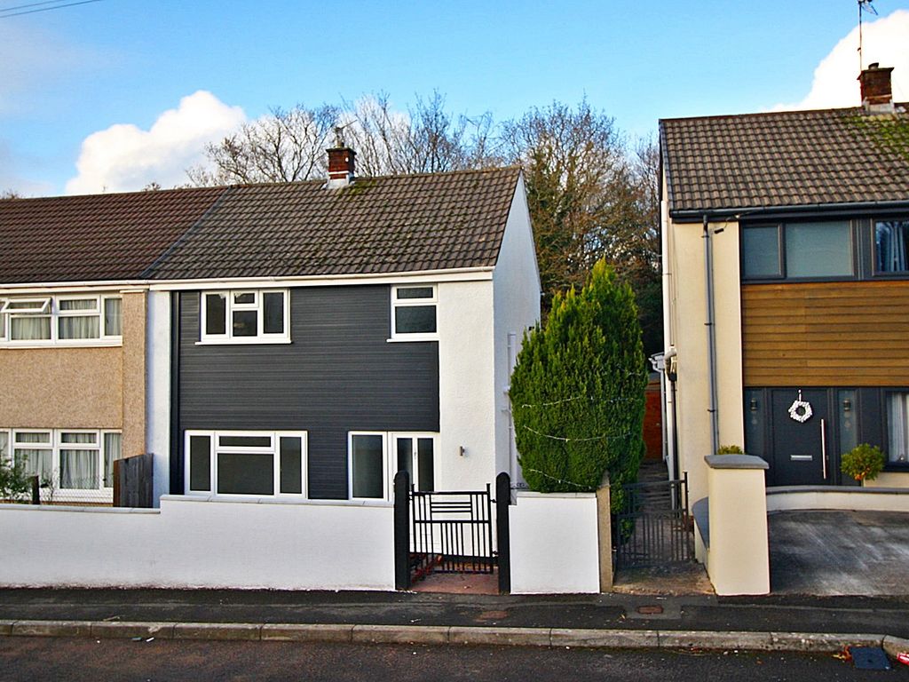 3 bed semidetached house for sale in Lon Yr Awel, Pontyclun, Rhondda