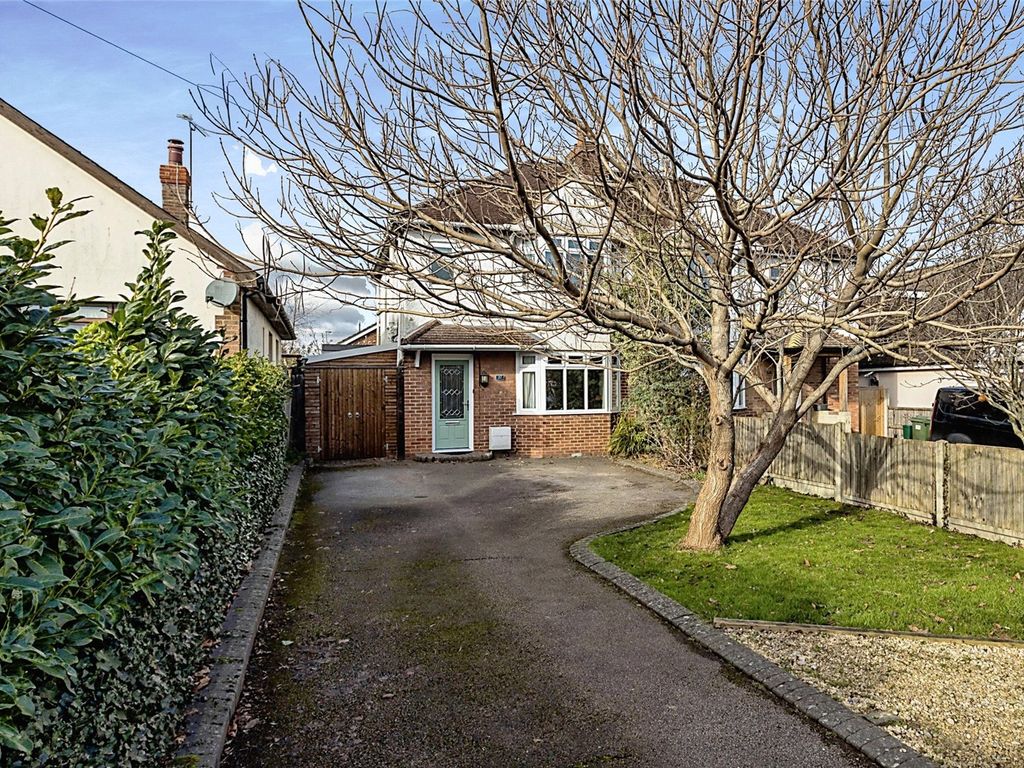 3 bed semidetached house for sale in Stockett Lane, Coxheath