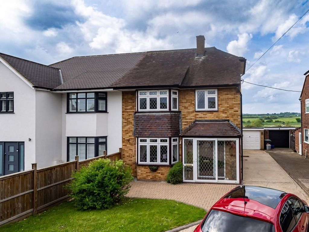 3 bed semidetached house for sale in London Road, Abridge, Romford RM4