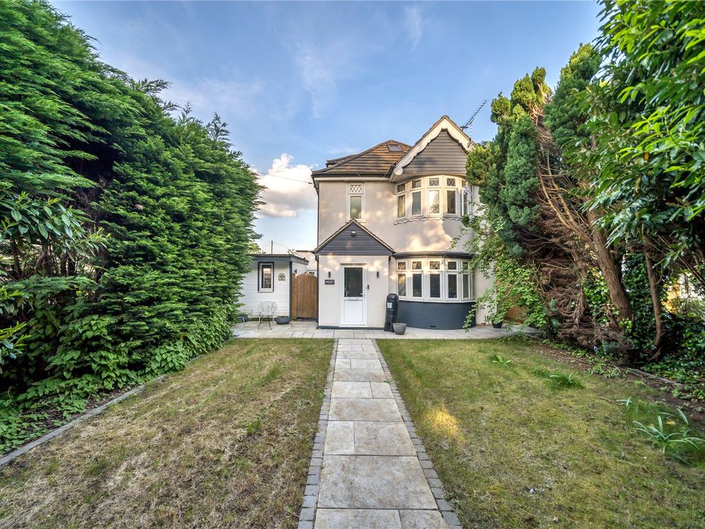 4 bed detached house for sale in Mytchett Road, Mytchett, Camberley