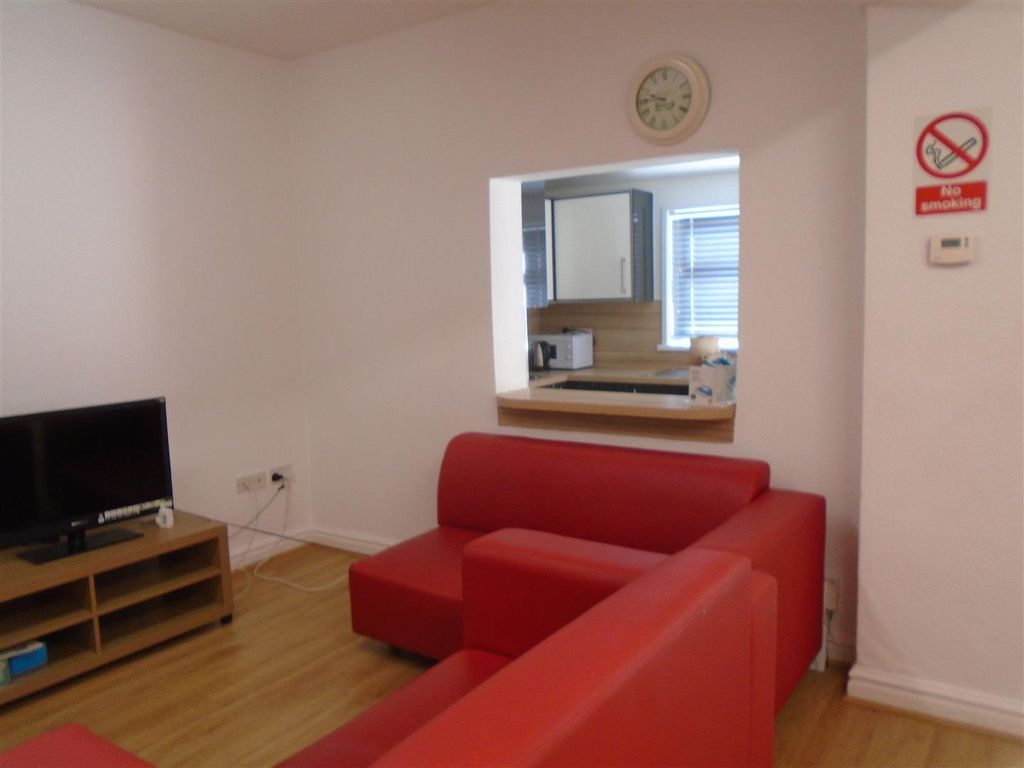 3 bed flat to rent in Newland Avenue, Hull HU5, £433 pcm Zoopla