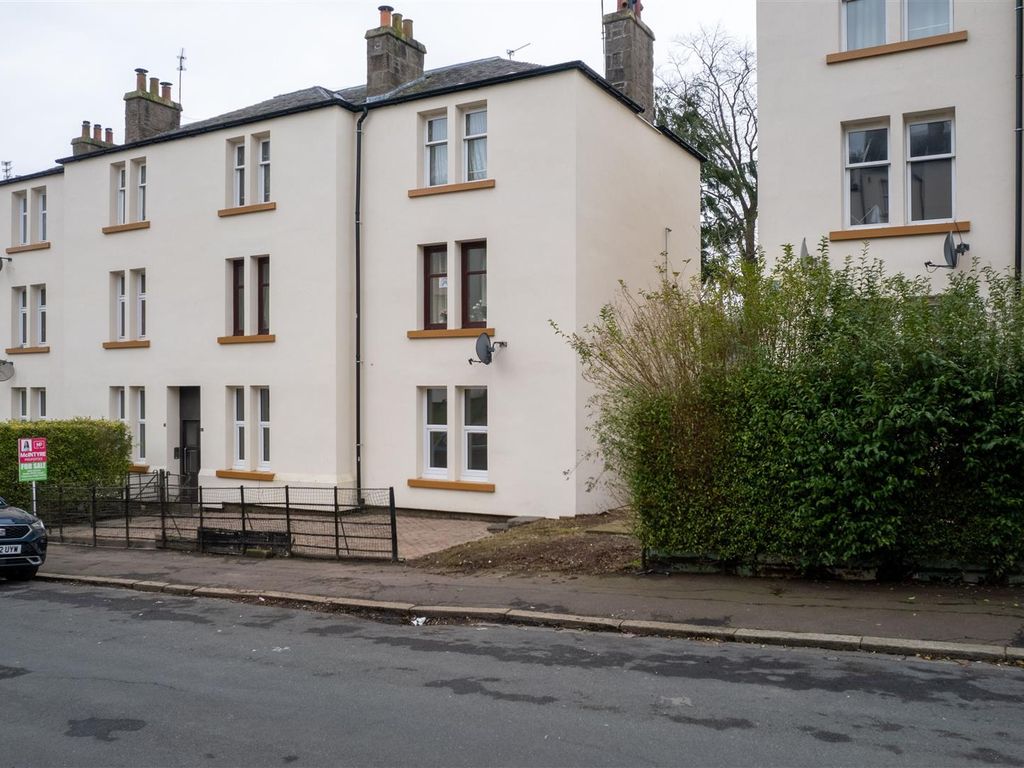 2 bed flat for sale in Fullarton Street, Dundee DD3, £95,000 Zoopla