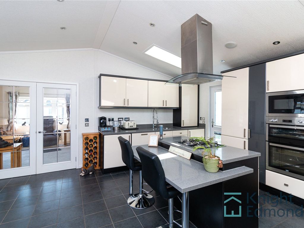 2 bed bungalow for sale in Franklins Avenue, Pilgrims Retreat