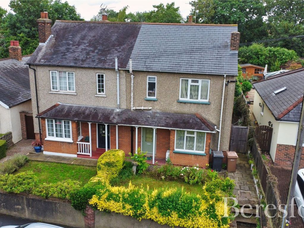 3 bed semidetached house for sale in Beehive Lane, Chelmsford CM2, £