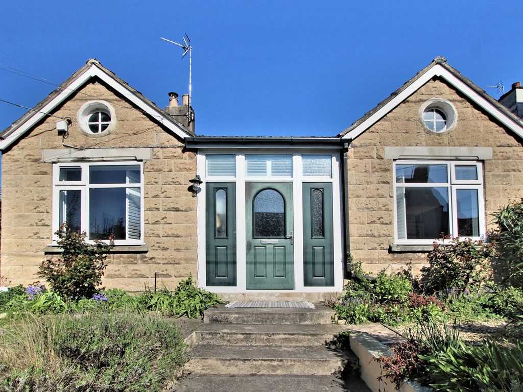 3 bed detached bungalow for sale in Gloucestershire, WottonUnderEdge