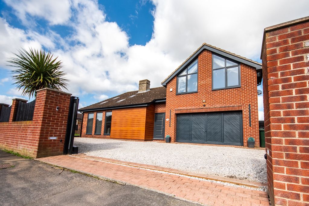 4 bed detached house for sale in Brampton Avenue, Thurcroft, Rotherham S66, £550,000 Zoopla