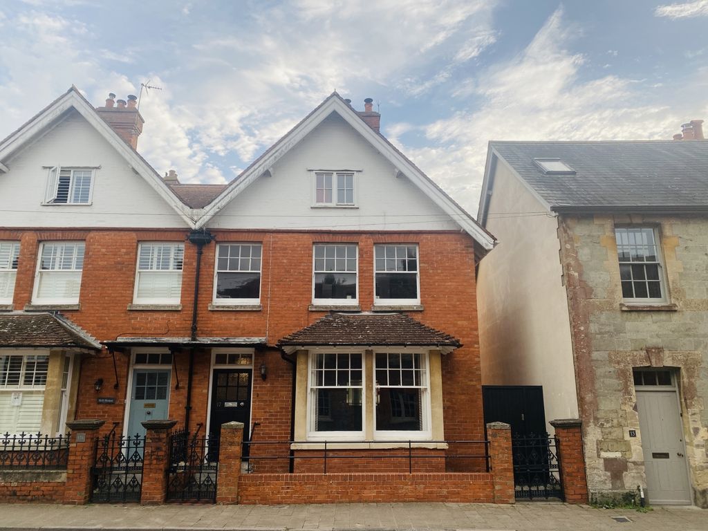 6 bed semidetached house to rent in Salisbury Street, Shaftesbury SP7