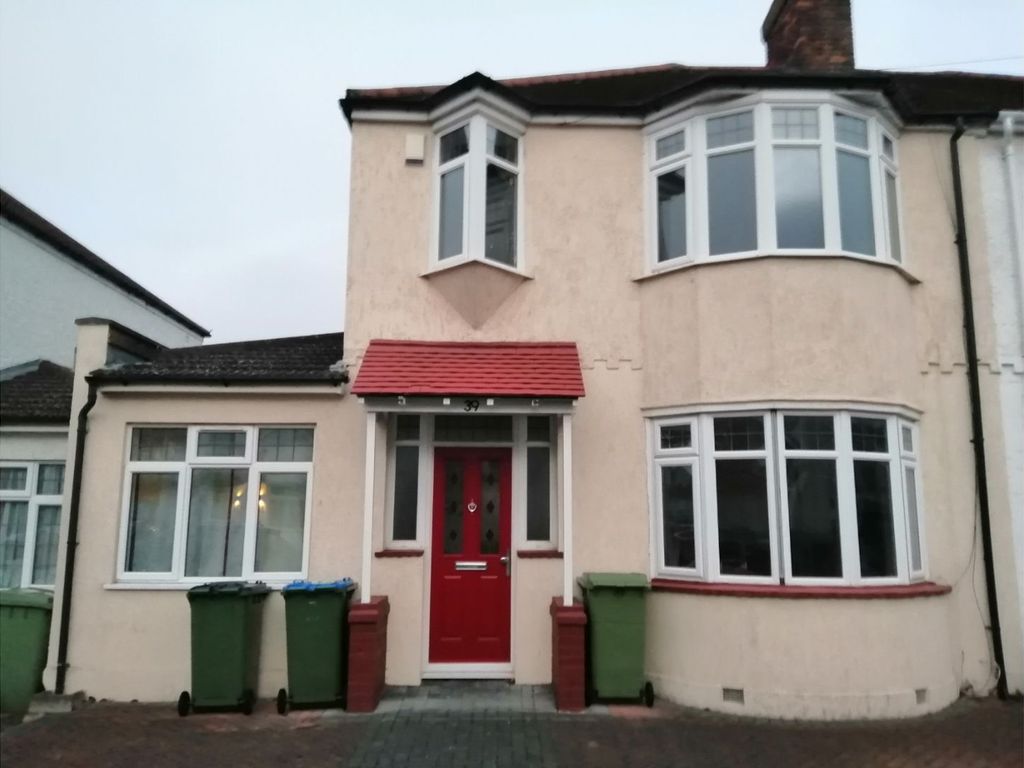 4 bed semidetached house for sale in Cadwallon Road, New Eltham SE9, £