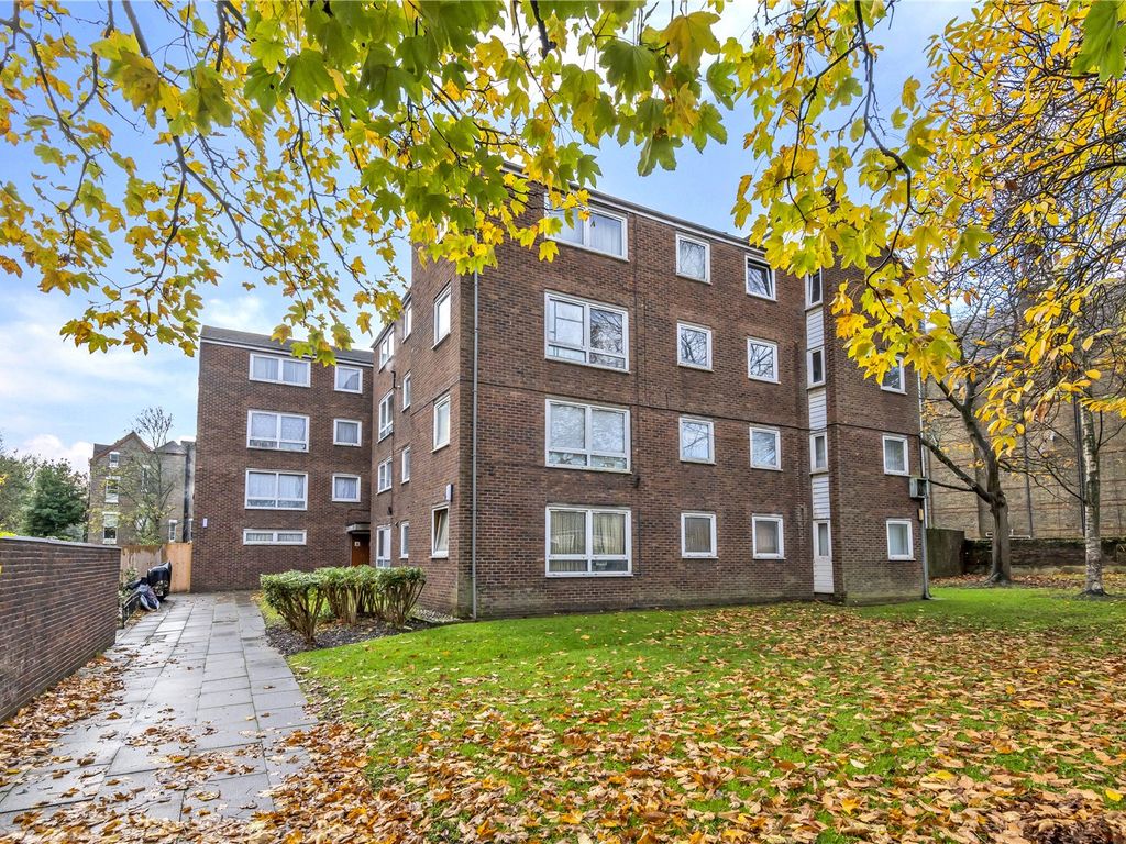 3 bed flat for sale in Westwood Hill, London SE26 Zoopla