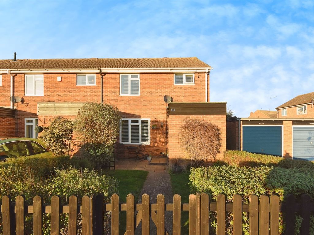 3 bed end terrace house for sale in Lister Road, Braintree CM7, £