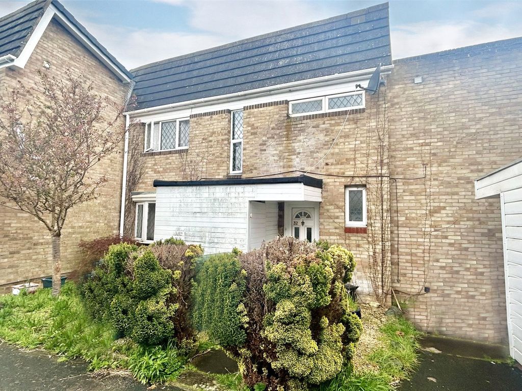 4 bed terraced house for sale in Great Hollands, Bracknell