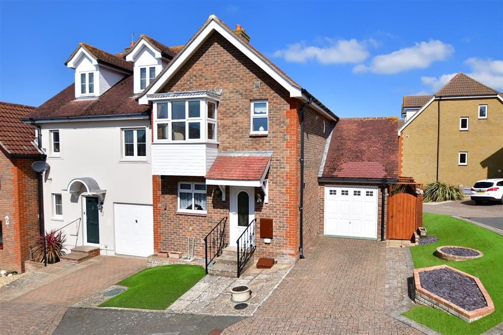 2 bed end terrace house for sale in Hurst Point View, Totland, Isle Of