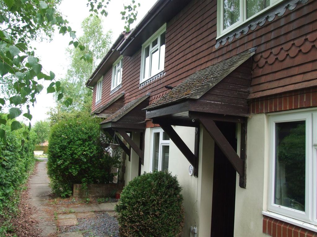 2 bed property to rent in Pavilion Way, East Grinstead RH19 Zoopla