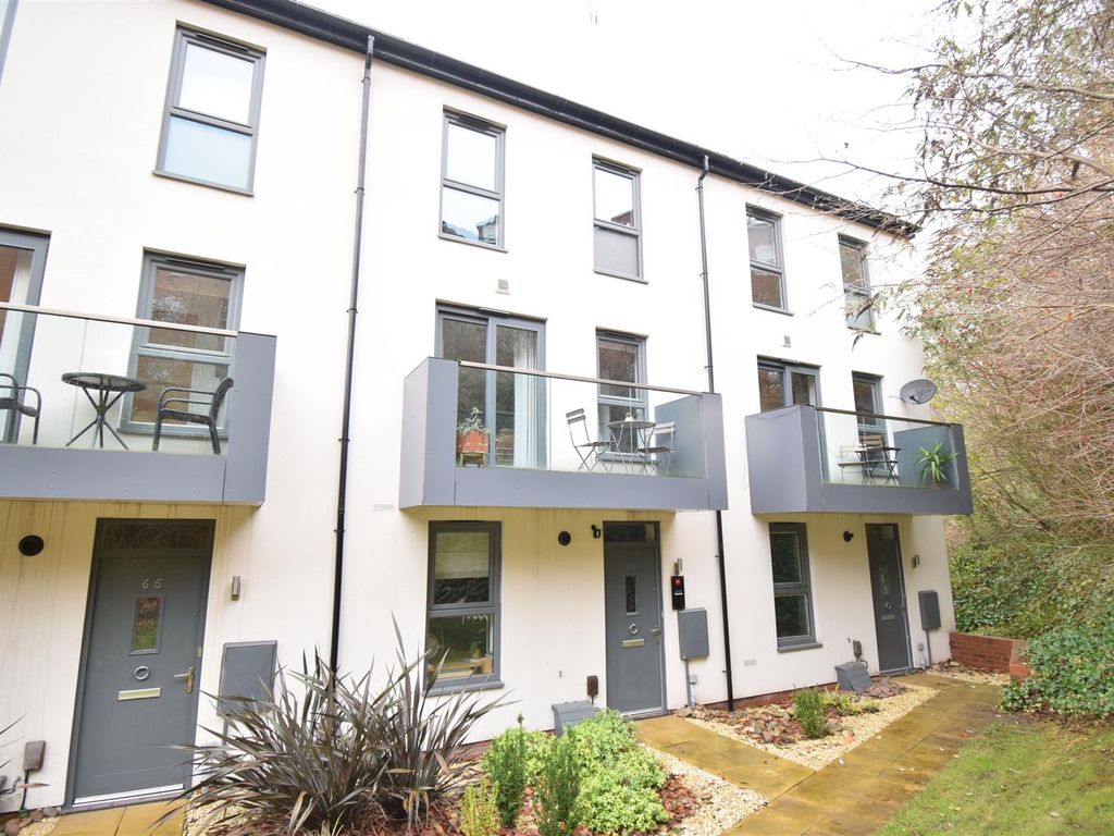 2 bed terraced house to rent in 66 Carnforth Avenue, Wakefield WF1, £