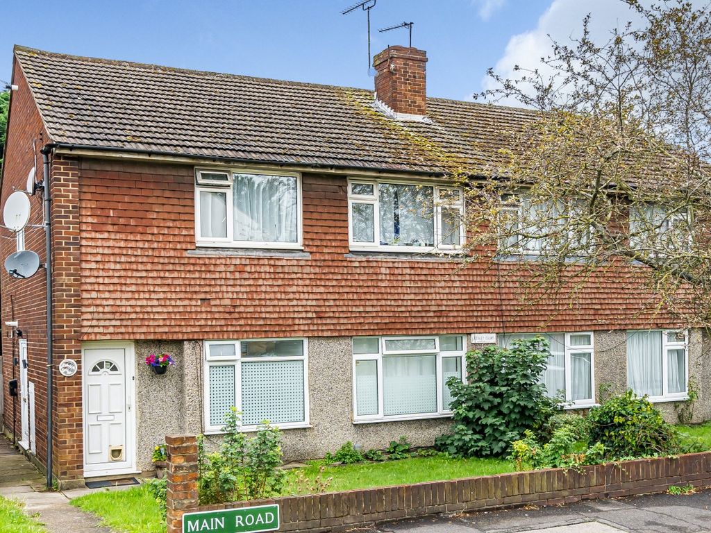 2 bed to rent in Main Road, St. Pauls Cray, Orpington BR5