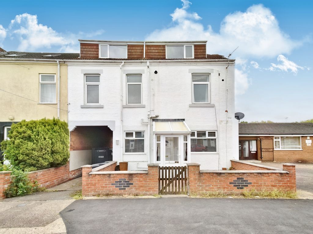 4 bed terraced house for sale in Alexandra Road, Skegness PE25 Zoopla