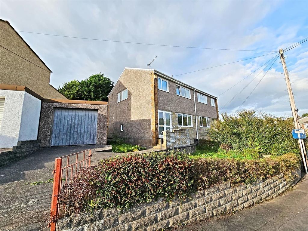 3 bed semidetached house for sale in Marlborough Close, Llantwit