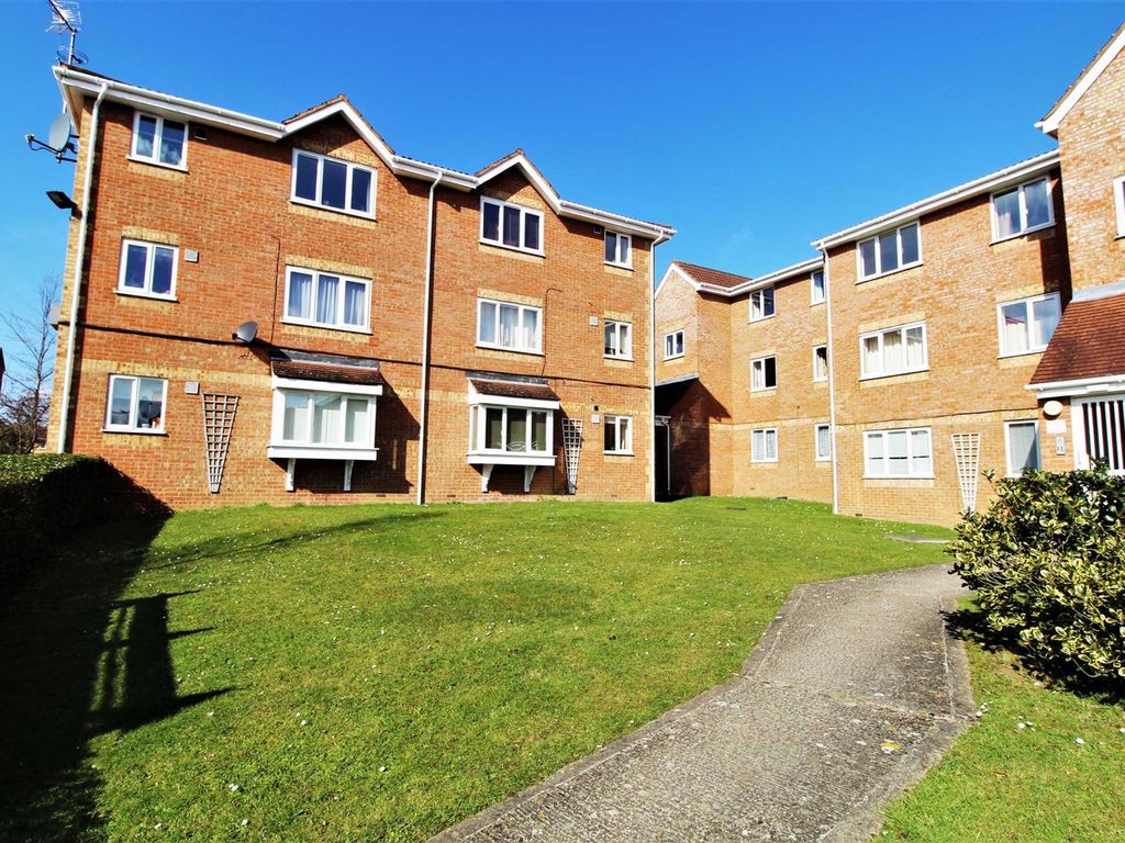 1 bed flat for sale in Walpole Road, Burnham, Slough SL1, £195,000 Zoopla