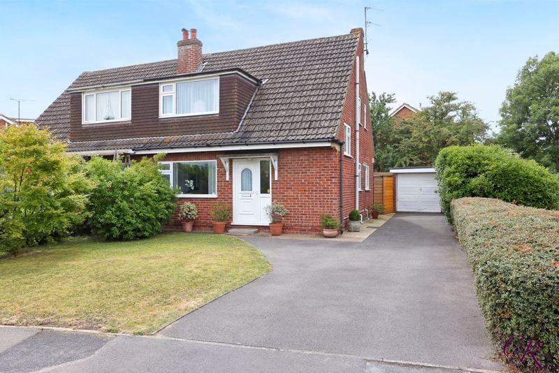 3 bed semidetached house for sale in Leyson Road, The Reddings