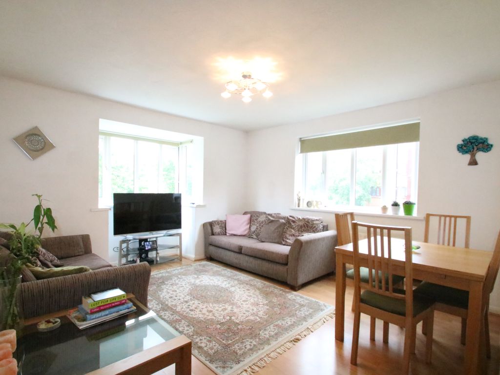 2 bed flat to rent in Burnham Gardens, Surrey CR0 Zoopla