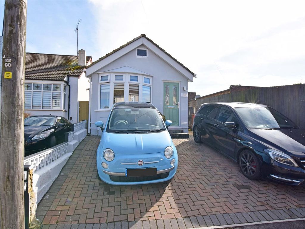 2 bed detached bungalow for sale in Maidstone Road, Rainham, Gillingham