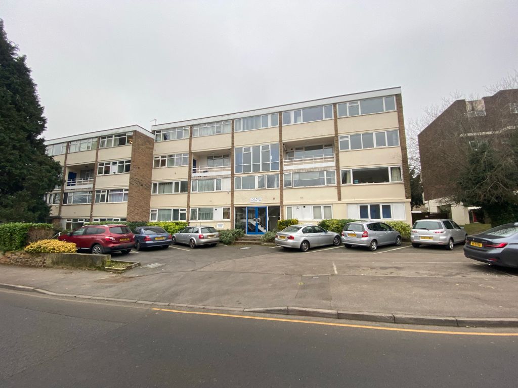 3 bed flat to rent in Park Place, Woking GU22 Zoopla