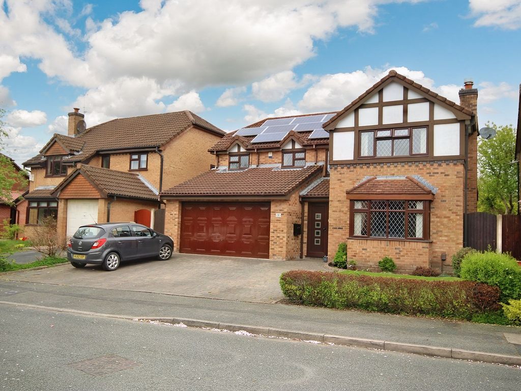 4 bed detached house for sale in Norbreck Close, Great Sankey