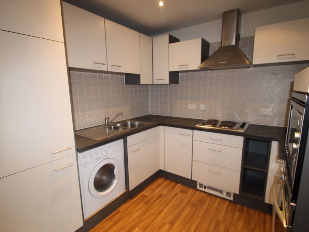 1 bed flat to rent in Flatholm House, Prospect Place, Cardiff Bay CF11