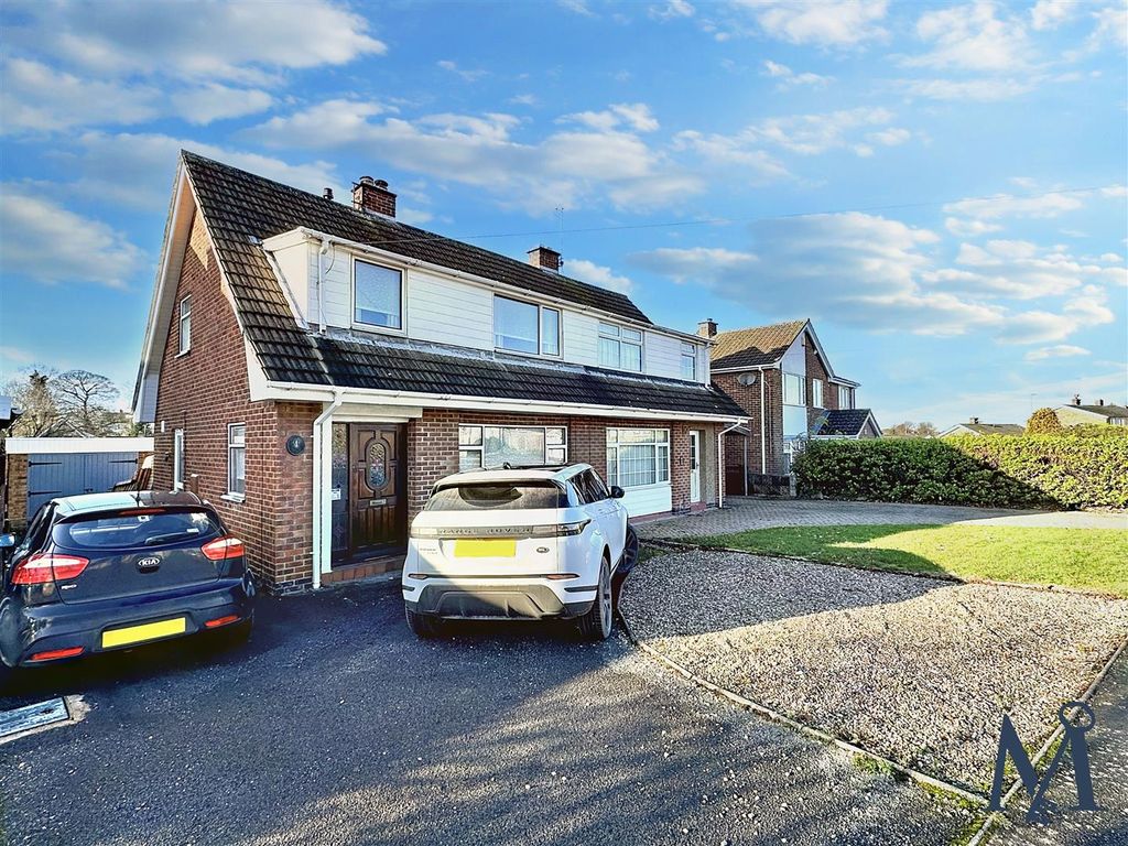 3 bed semidetached house for sale in Mossdale, Whitwick, Coalville
