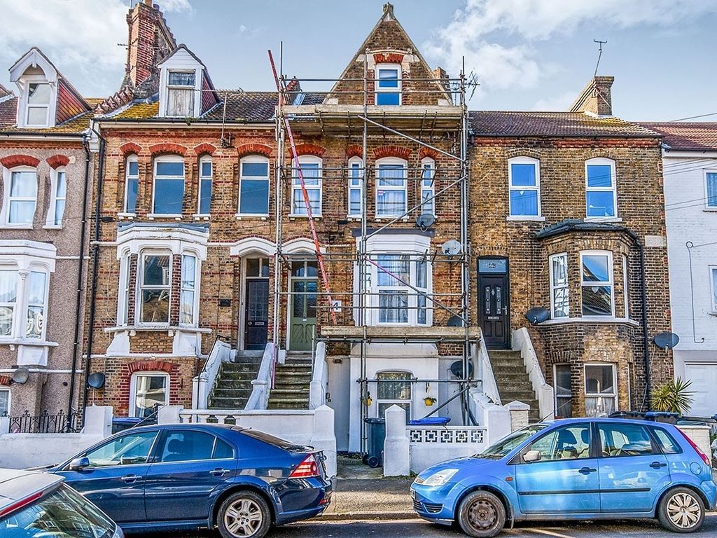 1 bed flat to rent in Codrington Road, Ramsgate, Kent CT11, £650 pcm