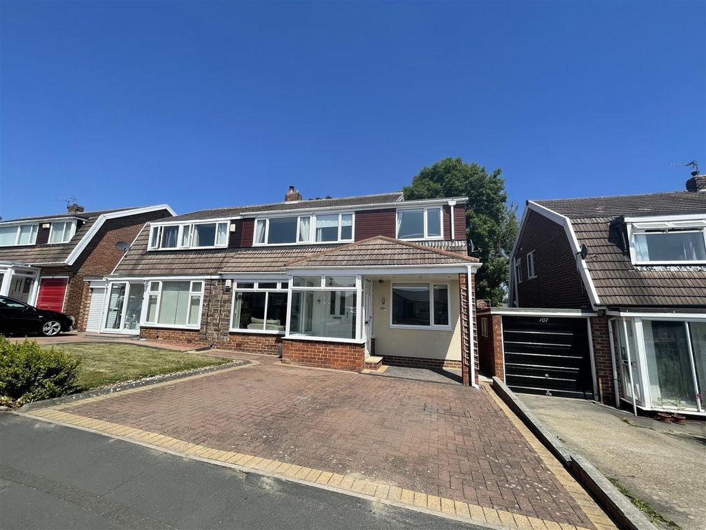 4 bed semidetached house for sale in Hilda Park, South Pelaw, Chester