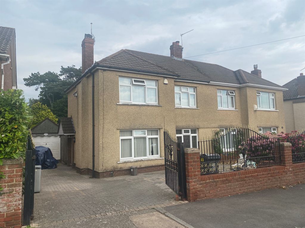 3 bed detached house for sale in Elgar Crescent, Llanrumney, Cardiff