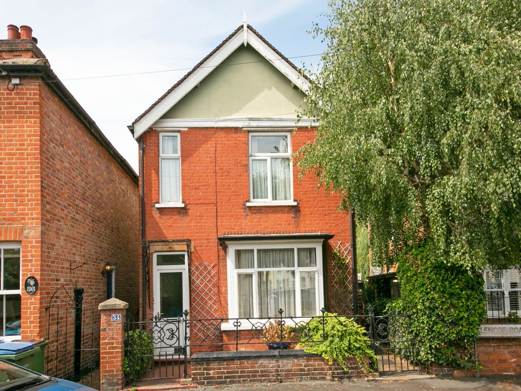 3 bed detached house for sale in Glencoe Road, Weybridge KT13 Zoopla