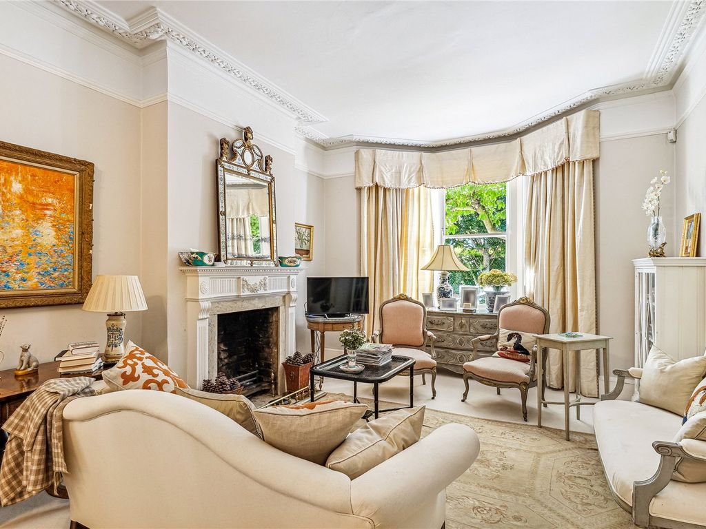 Rosenau Crescent, London SW11  