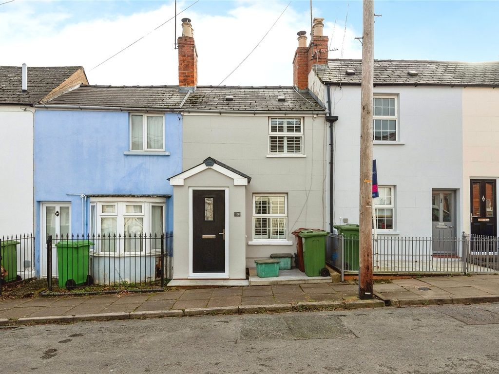 2 bed terraced house to rent in Fairfield Road, Cheltenham
