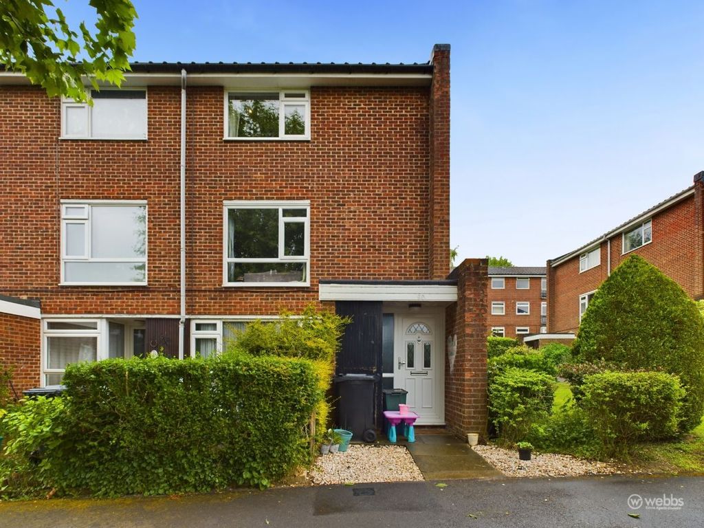 2 bed for sale in Holmbury Grove, Featherbed Lane, Croydon