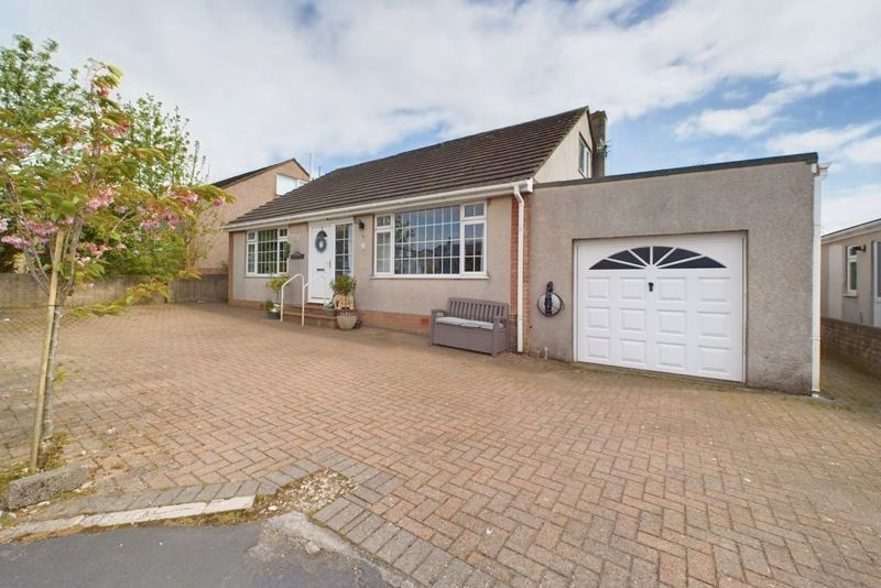 4 bed detached bungalow for sale in Thorntrees Drive, Thornhill