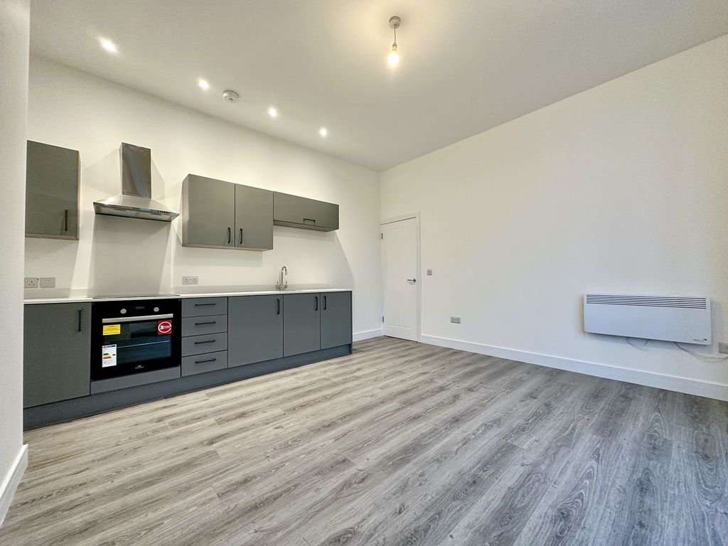 Studio to rent in 413 Lord Street, Southport, Merseyside. PR8, £750 pcm