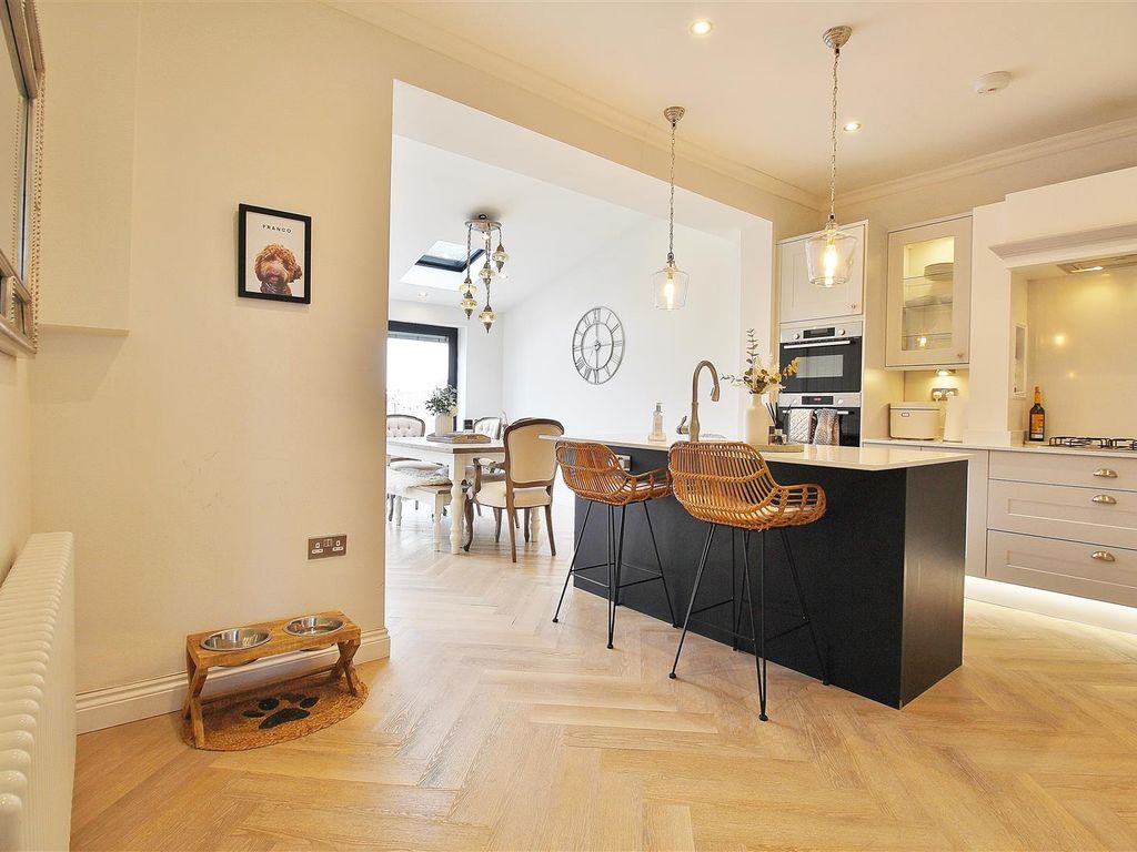 2 bed property for sale in French Street, SunburyOnThames TW16, £
