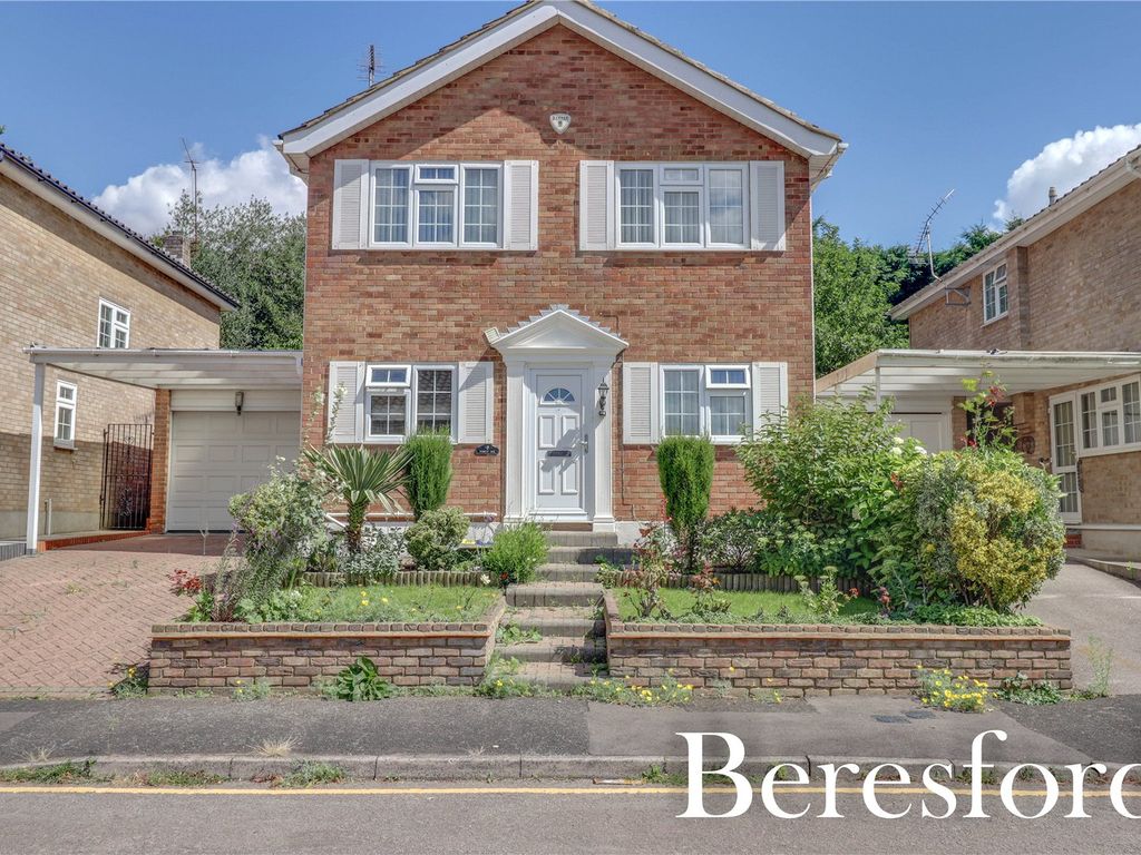 4 bed detached house for sale in Shenfield Place, Shenfield CM15, £