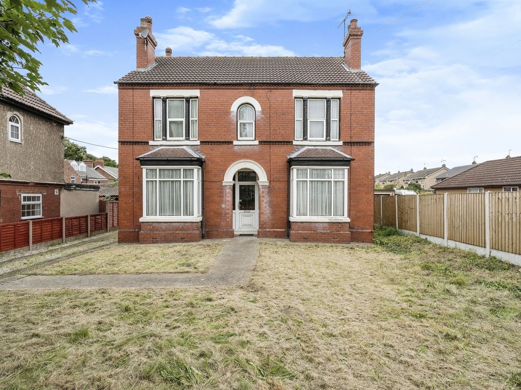3 bed detached house for sale in Station Road, Bawtry, Doncaster DN10