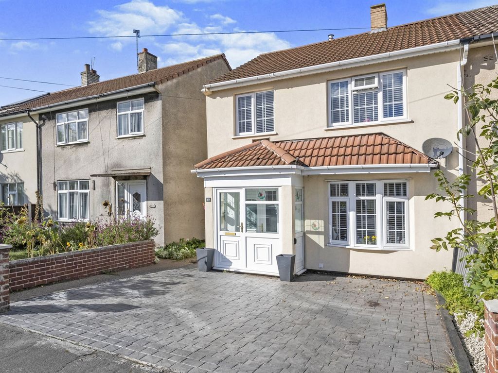 3 bed semidetached house for sale in Chestnut Avenue, New Rossington