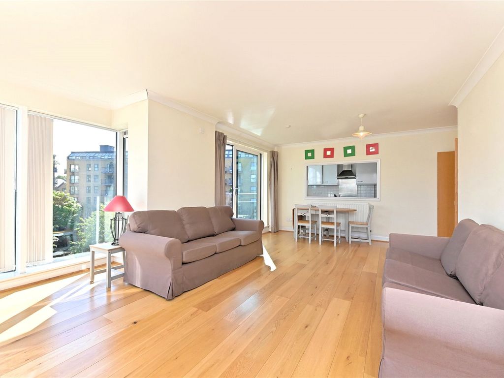 2 bed property to rent in Providence Square, Shad Thames SE1, £2,600