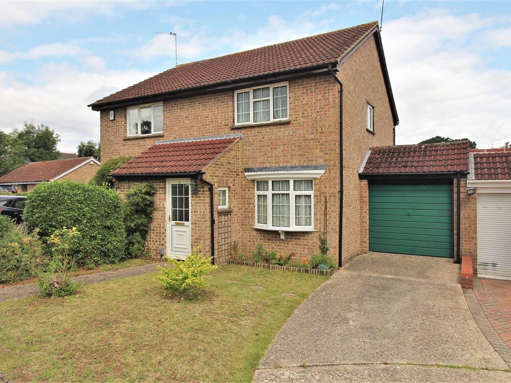 2 bed semidetached house for sale in Cornwall Close, Tilehurst