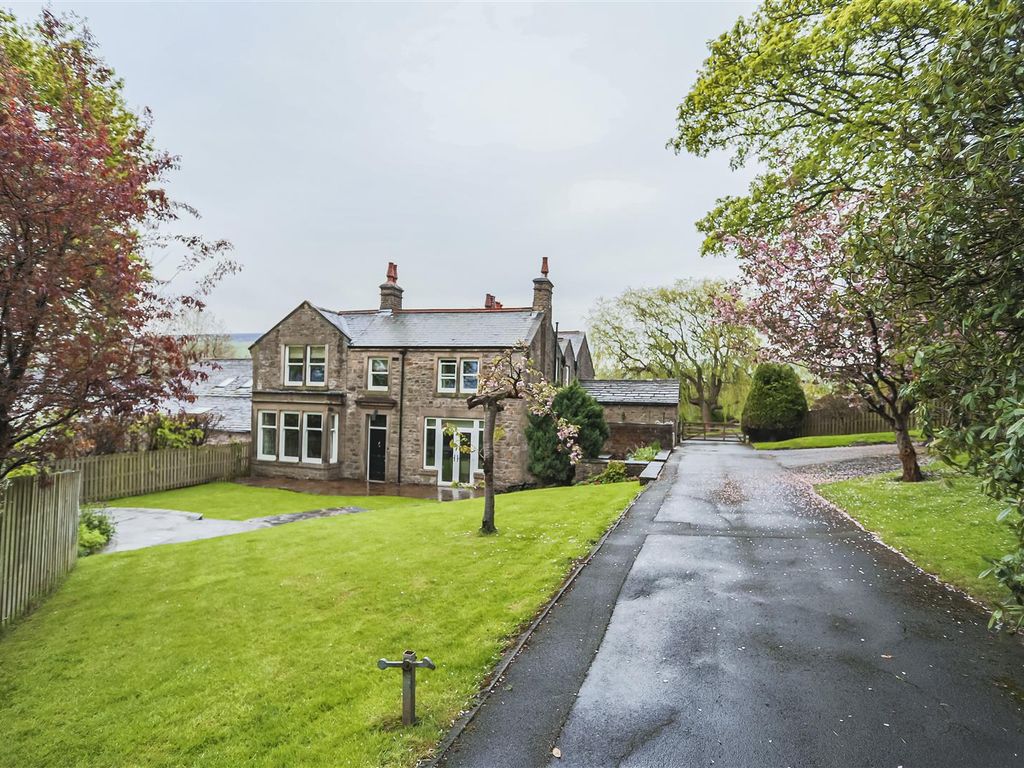 4 bed semidetached house for sale in Salterforth Road, Earby