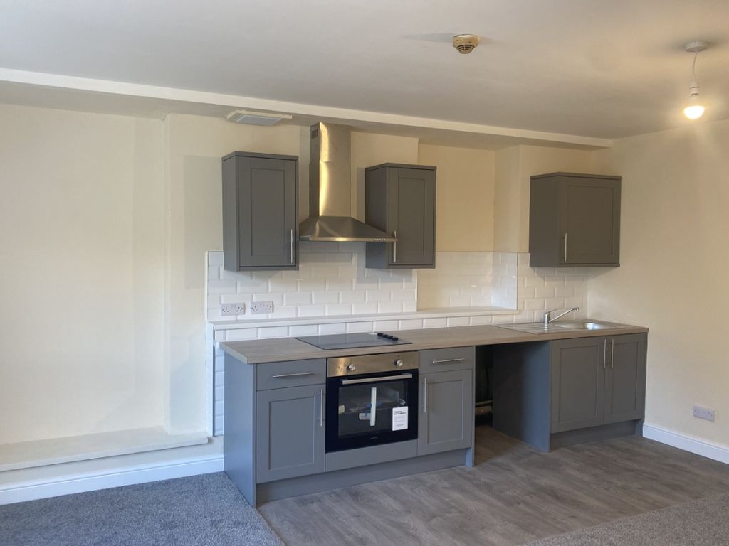 1 bed flat to rent in Russell Street, Keighley, West Yorkshire BD21