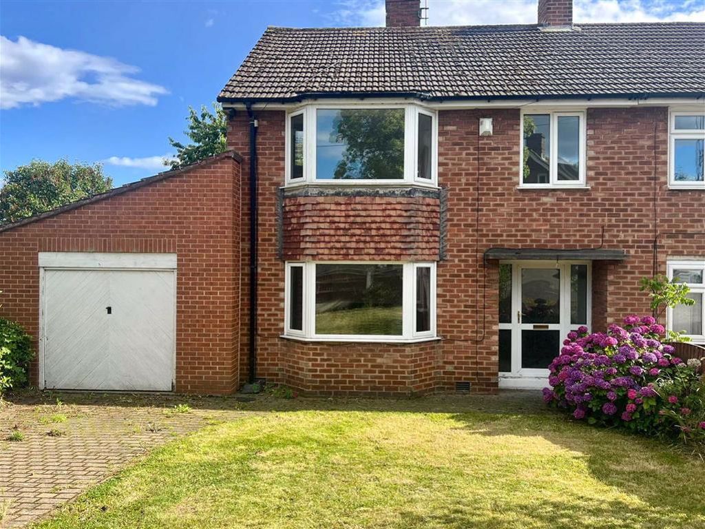 3 bed semidetached house to rent in High Street, Old Whittington