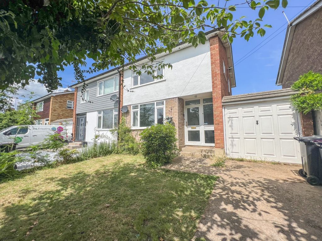 3 bed semidetached house for sale in Hockley Rise, Hockley SS5 Zoopla