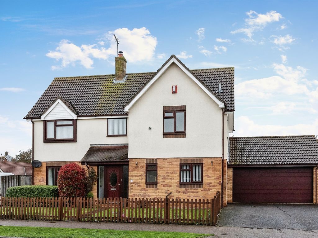 4 bed detached house for sale in Blackbourne Road, Elmswell, Bury St